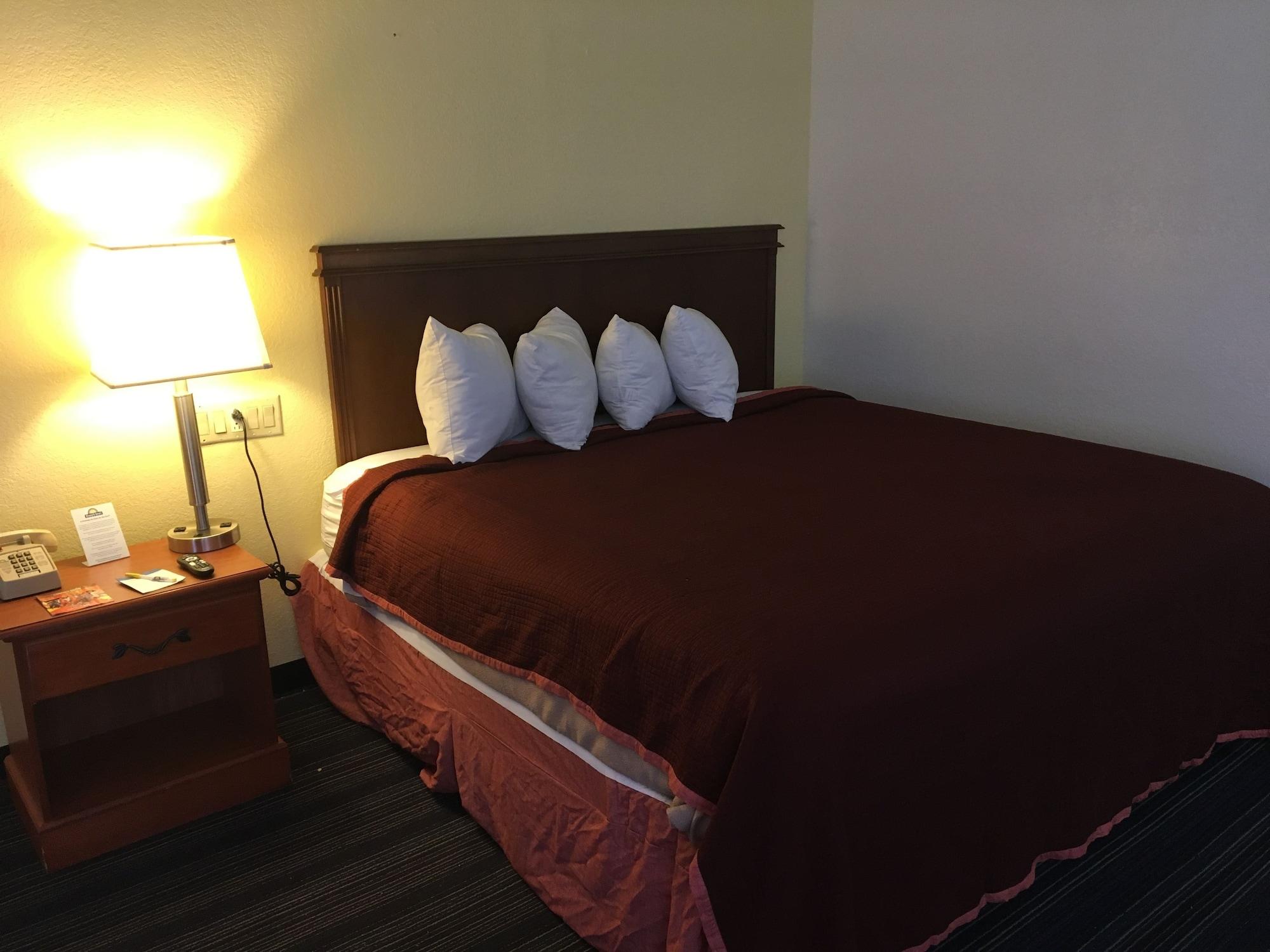 Days Inn By Wyndham Ocala North Bagian luar foto